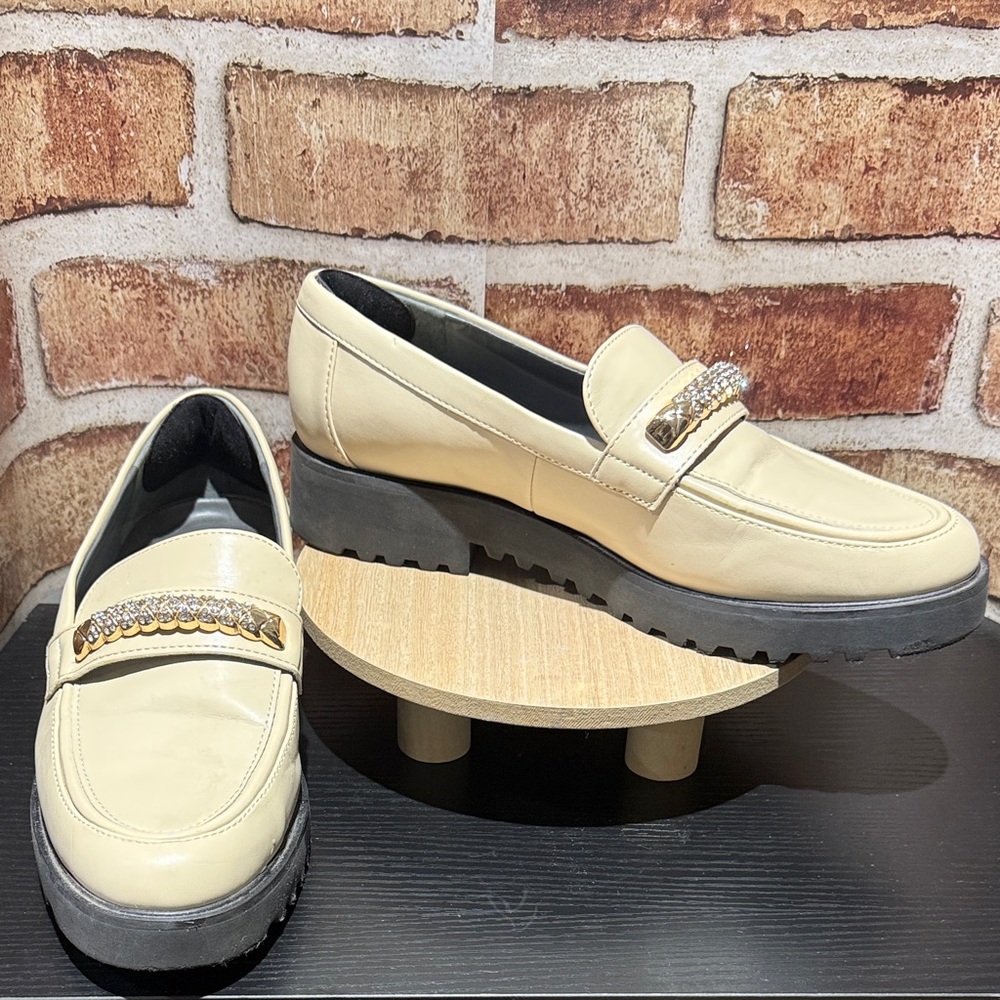 Franco Sarto Women’s Cream Flats with Gold Accent-size 8